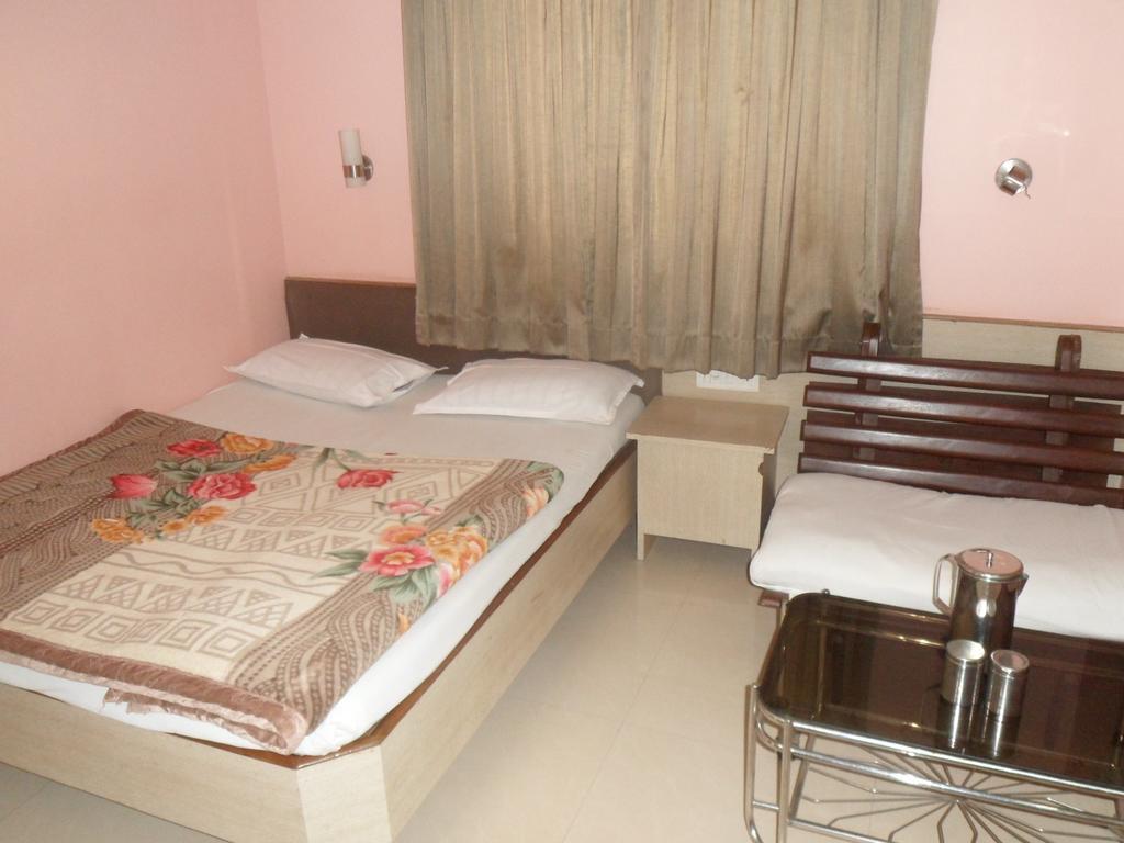Hotel Anupam Mahābaleshwar Kültér fotó